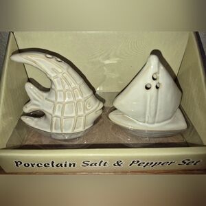NWT's Mary Rich Company Salt & Pepper Shakers, Fish & Sailboat